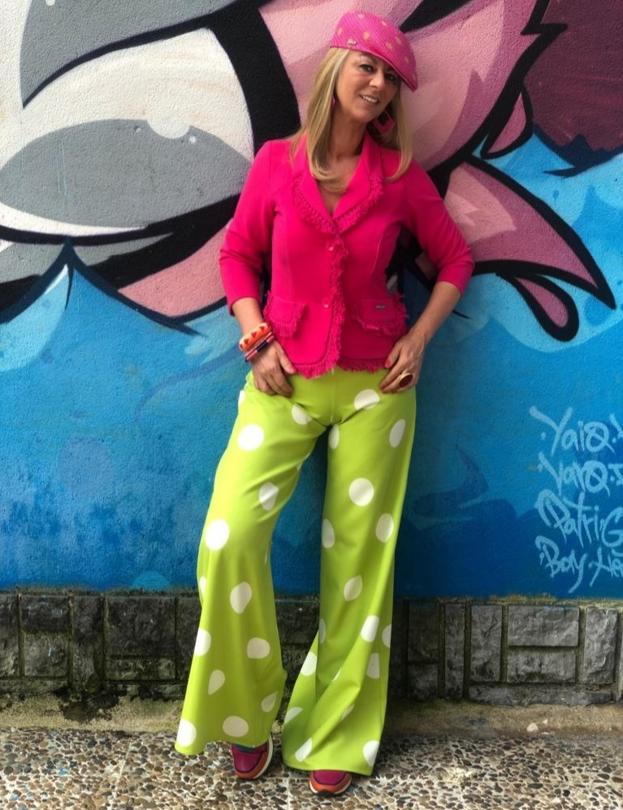 Así reinterpretan estas 14 mujeres con estilo la prenda que les